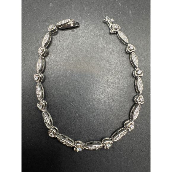 Vintage SLC Signed Silver Tone Diamond Heart Link Tennis Bracelet 7.25" - Picture 1 of 9